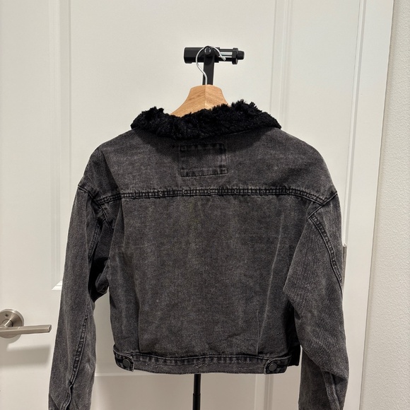 Black jacket - Picture 3 of 3